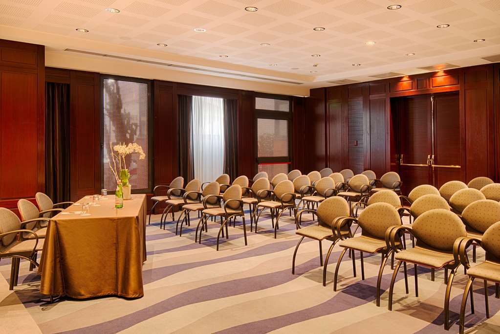 Hotel Nh Collection Marina 4*